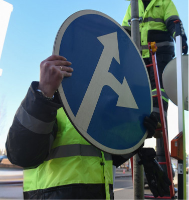 Демонтаж дорожных знаков