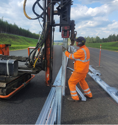 Металлические барьерные ограждения