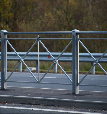 Пешеходные ограждения