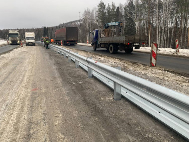 Устройство металлического барьерного ограждения на объекте: «Капитальный ремонт автомобильной дороги Р-242 Пермь - Екатеринбург км 187+000 - км 232+000, км 276+000 - км 301+000, км 301+000 - км 326+000 в Свердловской области» 46