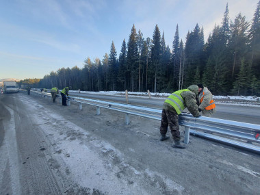 Устройство металлического барьерного ограждения на объекте: «Капитальный ремонт автомобильной дороги Р-242 Пермь - Екатеринбург км 187+000 - км 232+000, км 276+000 - км 301+000, км 301+000 - км 326+000 в Свердловской области» 47