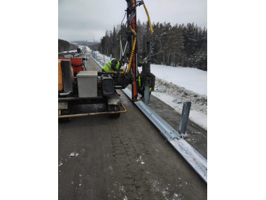 Устройство металлического барьерного ограждения на объекте: «Капитальный ремонт автомобильной дороги Р-242 Пермь - Екатеринбург км 187+000 - км 232+000, км 276+000 - км 301+000, км 301+000 - км 326+000 в Свердловской области» 54