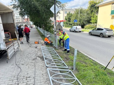 Установка ограничивающих металлических пешеходных ограждений в городском округе Верхняя Пышма 28