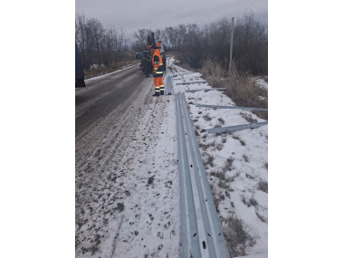 Устройство металлического барьерного ограждения в д. Катарач Пышминского городского округа Свердловской области, с. Тимохинское, с. Печеркино 15
